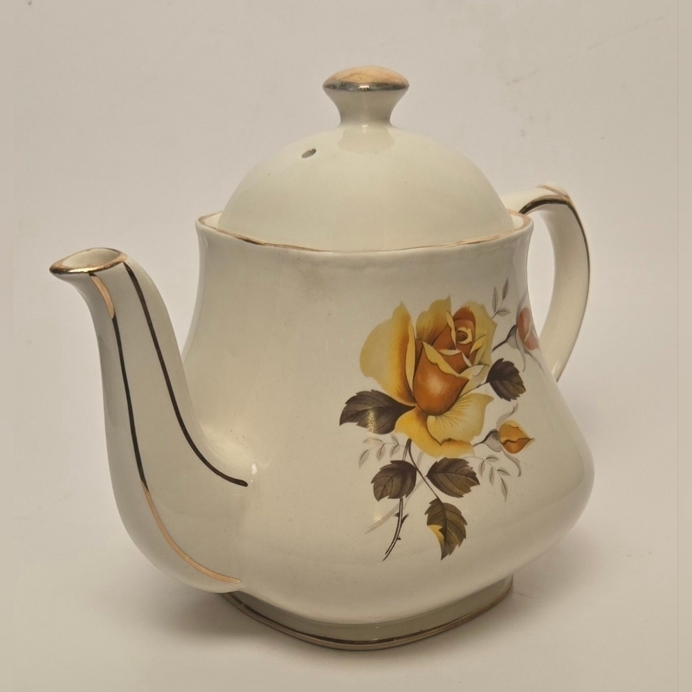 Sadler England Vintage Yellow Rose Teapot Gold Trim Ceramic 5 Cup